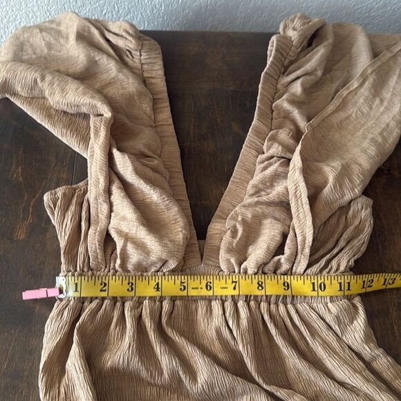 V-Neck  Tiered Silhouette with Flutter Sleeves Maxi Dress - Picture 13 of 16